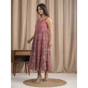 Vestido largo de algodón Mulmul color carmesí, estampado a mano, estilo bohemio-elegante, con cintura baja y tirantes ajustables, transpirable, talla única. - Product Image 5