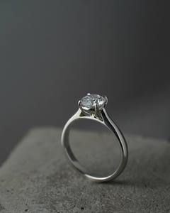 Bague de fiançailles solitaire blanche ronde de 6.5mm | Bague classique en or ou en argent pour femmes | Bijoux Moissanite CZ - Product Image 2