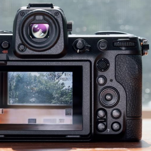 Cámara profesional sin espejo con lentes intercambiables – Kit de 28-70 mm - Product Image 2