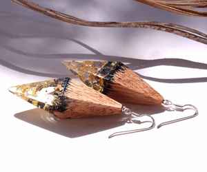 Pendientes creativos de resina de madera de estilo bohemio europeo, pendientes Retro geométricos para mujer hechos a mano por HUMAYUN WORLD CRAFTS - Product Image 5