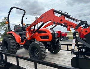 Tractor de Ruedas Usado Massey Ferguson GC1725 4WD con Bomba y Rodamiento, Motor Cummins de 185HP - Tractor Agrícola en Venta - Product Image 4