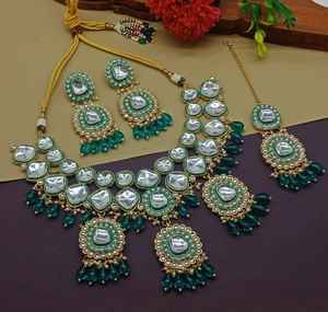 Nuevo diseño chapado en oro tradicional gota perla y piedra tachonado pendiente Mangtika gargantilla collar conjunto y conjunto de joyería para mujer - Product Image 6