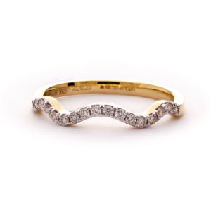 Bague de mariage élégante en or avec diamant en forme de vague pour femme - Product Image 1