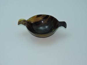 Bol à salade en corne fait main et poli, écologique et compatible lave-vaisselle, avec un design décoratif durable - Product Image 6