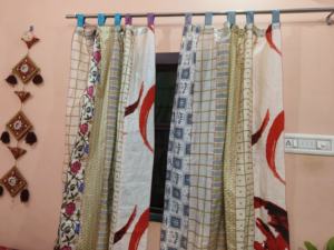 Seda Beige Boho Étnico Colgante de pared Gypsy Hippy Estilo Cortinas y cenefas Sari Inspirado Decoración para el hogar en estilo bohemio - Product Image 4