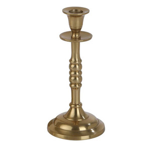 Exquisito portavelas de oro dorado con detalles intrincados Lujoso portavelas con acabado dorado para una elegancia atemporal - Product Image 1