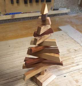 Árbol de Navidad de madera maciza 2024 con calidad Premium para decoración de festivales a un precio asequible - Product Image 1