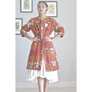 เสื้อแจ็คเก็ตหนังผู้หญิงแบบกลับด้านได้ ลายปักดอกไม้สไตล์โบฮีเมียน เสื้อโค้ทฤดูหนาว ปักลายโลโก้ตามสั่ง แบบเย็บติดกัน สำหรับฤดูใบไม้ร่วงและฤดูใบไม้ผลิ เนื้อผ้าบาง - Product Image 1