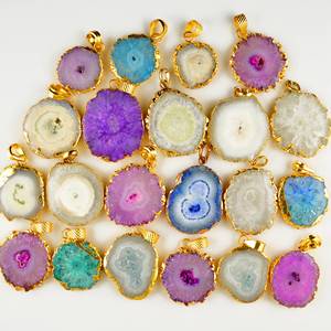 Quartz solaire multicolore naturel plaqué or par électrolyse pendentif pierre précieuse quartz multi feu stalactite tranche pendentif pierre précieuse - Product Image 1