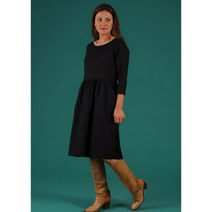 Robe bohème Avery 100% coton, noire, décontractée, streetwear, longueur genou, motif uni, tissée, lavable, pour le printemps, l'été et l'automne - Product Image 2