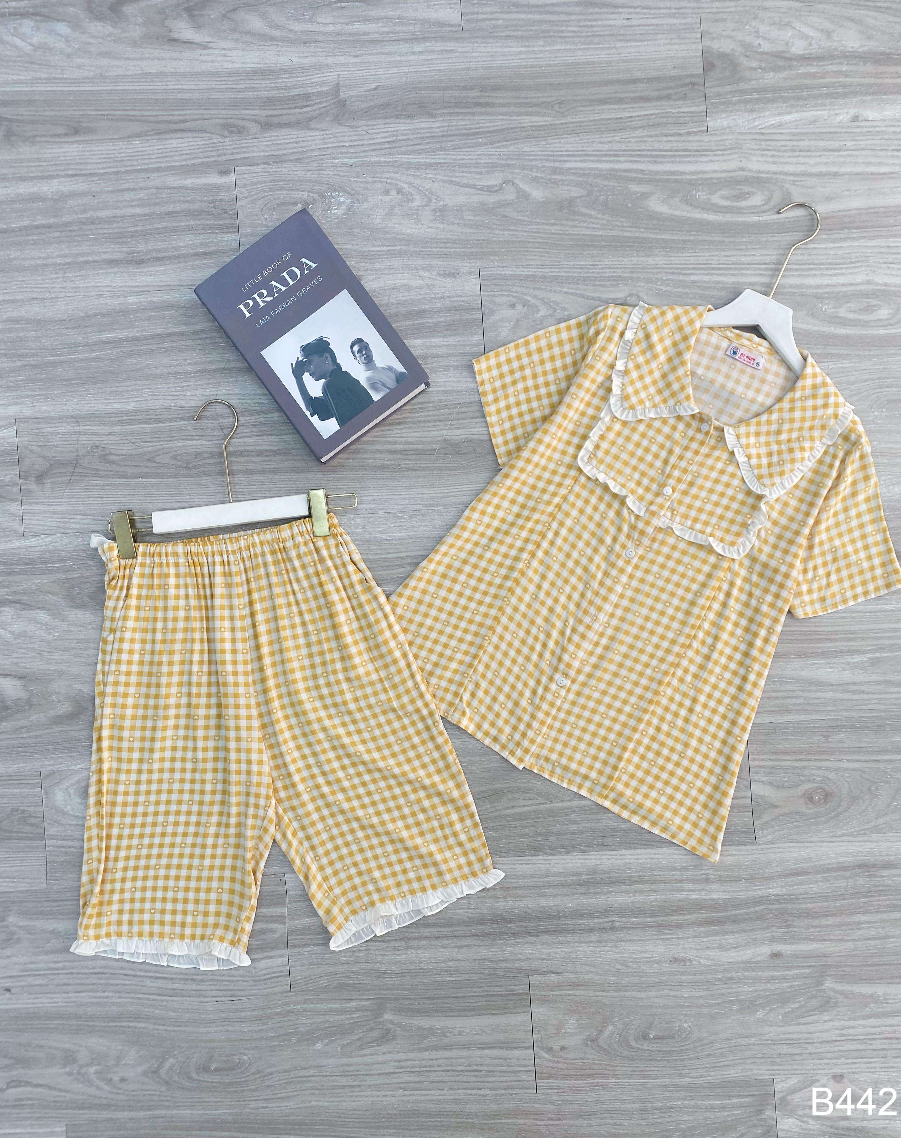 สีเหลือง