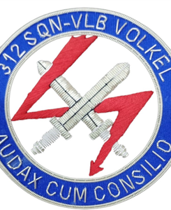 Nuevo diseño requisito personalizado logotipo hecho al por mayor bordado hecho a mano 100% lingotes alambre Blazer insignias - Product Image 5