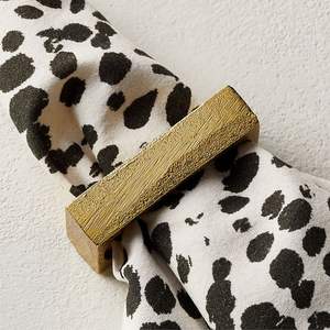 Anneaux de serviette rectangulaires en or moderne, décor de table en métal géométrique creux, accessoires de salle à manger de luxe, porte-serviettes minimaliste - Product Image 3