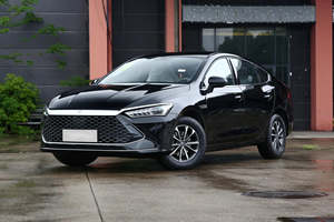 Sedán Híbrido Enchufable Usado, 5 Puertas, 5 Asientos, Transmisión Automática, Vehículo de Energía de Largo Alcance, Sistema de Propulsión de Alta Eficiencia - Product Image 5