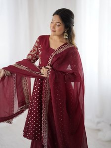 Partie Porter Haut-Bas Et Dupatta Avec Broderie Séquence Travail - Product Image 5