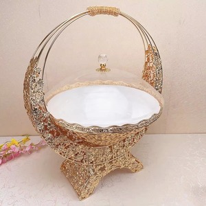 Plateau de service artisanal en métal moderne BRUSHSTROKE BLISS avec couvercle en verre, design classique de luxe, pour les dîners, les fêtes du Ramadan, la décoration de la maison - Product Image 3