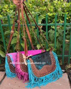 Bolso de piel metálico bohemio hecho a mano de cuero de primera calidad para mujer, bolso cruzado con flecos, conjunto de bolso de hombro de cuero elegante - Product Image 1