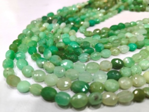 Cuentas de Briolette facetadas de crisoprasa Natural, cuentas de piedra preciosa verde de 7X9mm por hebra, 13 pulgadas de largo - Product Image 5