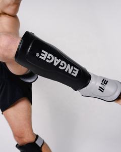 Protège-tibias de boxe Engage, coussinets de protection souples avec sangle de maintien sécurisée, adaptés à l'entraînement MMA et Muay Thai - Product Image 2