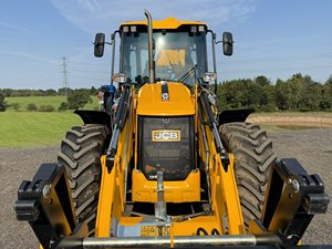 รถแบคโฮ4CX JCB รถตักพร้อมรถตักด้านหน้าและรถตักล้อ