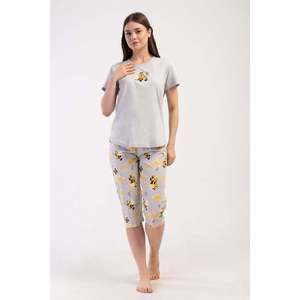 Traje de dormir capri ovalado de manga corta con cuello redondo para mujer - Product Image 4