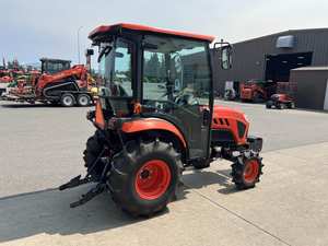 Tractor 2024 Kubota LX4020HSDC-Utilidad compacta Premium con gran potencia - Product Image 3