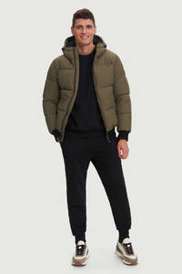 Chaqueta acolchada Mocha de longitud regular personalizada, capucha fija, puño de costilla, dobladillo de costilla, bolsillos con cremallera, ribete de piel, elegante, cálido, para invierno, para exteriores, para hombre - Product Image 4