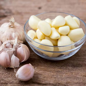 Gousses d'ail pelées surgelées emballées sous vide, ail prêt à l'emploi pour la transformation des aliments et l'exportation | Ms Jessi - Product Image 1