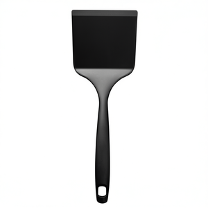 Spatule de cuisine en nylon noir CUCINERO 17052, pelle à lasagnes, outils pour pâtes - Product Image 2