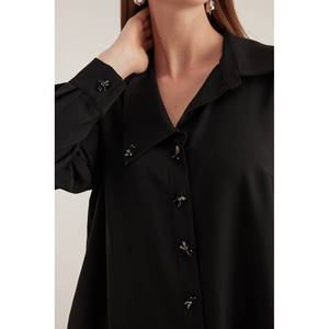 เสื้อป๊อปลินปักสีดำคอลูกไม้ - Product Image 4