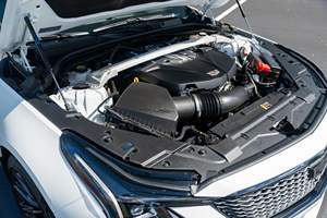 2025 CT5-V Blackwing, Transmisión Manual de 6 Velocidades, Motor V8 Supercargado de 668 hp, Paquetes de Fibra de Carbono 1 y Paquete de Estacionamiento - Product Image 6