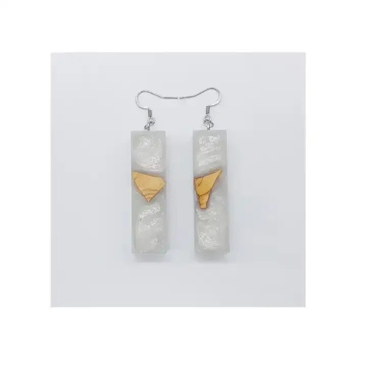 High-quality Wooden Epoxy Resin Earrings Hot Selling Item Earrings For Women Made Of Resin And Mop Set For Girls & Women