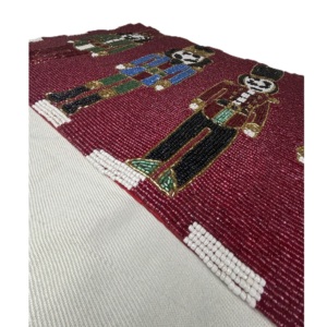 Camino de mesa con cuentas hecho a mano, diseño de Cascanueces, decoración alegre de vacaciones para el hogar a precio mayorista - Product Image 3