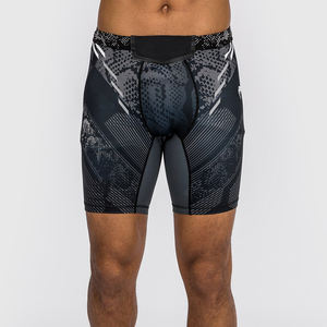 Shorts de compresión de tela de alta calidad para MMA, auténticos shorts negros para hombre para la noche de combates. - Product Image 1