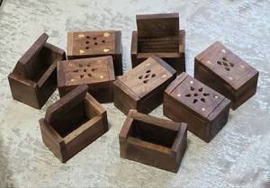 Quemador de incienso hindú antiguo y caja de cono portátil de madera de Tradnary Pvt Ltd para uso en interiores - Product Image 5