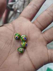 Perles en verre millefiori vertes faites à la main, 6 mm, marque Conifer, pour les créateurs de bijoux et la revente en magasins de perles - Product Image 3