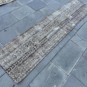 Alfombra de 1.8x7.7 pies, Alfombra Turca, Alfombra Floral Gris - Product Image 2