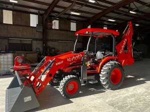 รถแทรกเตอร์คูโบต้า M62 แบบมีล้อตักดินและตักหลังขุด ขับเคลื่อน 4 ล้อ สีแดง เครื่องยนต์ดีเซล สำหรับงานเกษตร กำลัง 60 แรงม้า ผลิตภาพสูง - Product Image 4