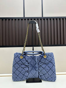 Sac à bandoulière pour femme en denim rétro matelassé avec chaîne, design plissé, grande capacité, sac élégant, nouveauté 2025 - Product Image 1