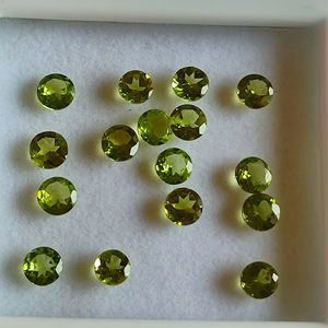 Lote de piedras preciosas sueltas de forma redonda de peridoto natural verde de calidad AAA de 6mm a precio mayorista de La India - Product Image 1