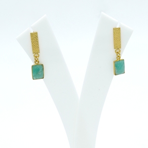 Boucles d'oreilles pendantes rectangulaires en amazonite tendance DUA pour mariage |   Fait main, plaqué or 18 carats, laiton, pour femmes |   Géométrique |   Vente en gros indienne - Product Image 4