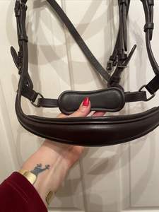 Vente en gros de nouvelle bride de cheval en cuir véritable de haute qualité, taille multicolore, chaude pour le type de serre-tête de course - Product Image 4