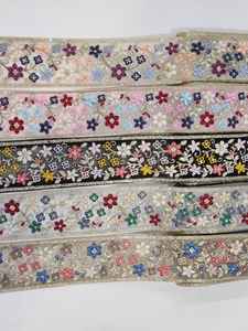 2024 nuevos diseños fabricante personalizado oro encaje ajuste 3D flor bordado recorte encaje con cuentas - Product Image 3