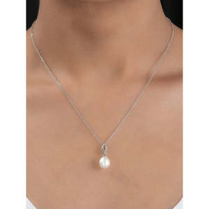 Élégant collier à pendentif en perles en argent sterling 925 avec motif à trois feuilles - Product Image 3