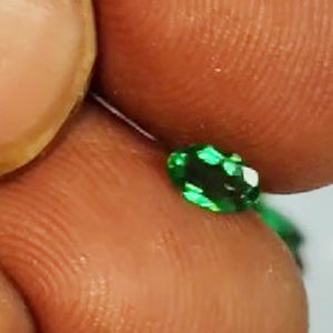 24pcs Tsavorite Naturelle Pierres Précieuses Lâches 5x3mm à 7x5mm Poire Ovale Trillion Facette Vert Coupe US $80 7cts Lot Iroc Ventes - Product Image 4