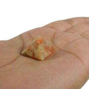 Pirámide de Piedra Solar Natural de 10-15 mm para Vitalidad, Confianza y Energía Positiva - Product Image 1