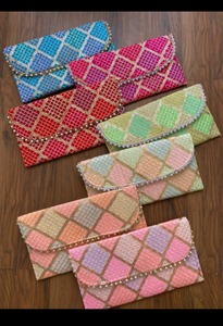 Cartera de mano colorida hecha a mano con estilo para mujer, diseño de sobre con marco ovalado, sostenible, ligera, Navidad, Ramadán, Año Nuevo - Product Image 3