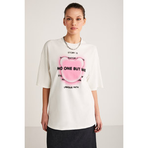 ETHIQUET BUG T-shirt da donna a maniche corte, vestibilità oversize, taglio ampio, con dettagli stampati, 100% cotone organico - Product Image 4