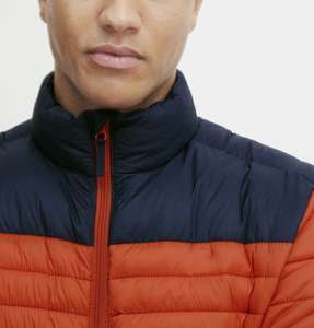 Veste matelassée orange foncé de style design en gros, tissu 100% polyester, panneaux d'épaule bleu marine, style zippé, rembourrage matelassé - Product Image 5