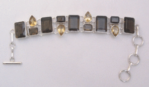 กำไลข้อมือผู้หญิงจาก Shah Gems ประดับด้วยควอตซ์สโมคกี้ธรรมชาติและซิทริน เงินแท้ 925 ประดับคริสตัล - Product Image 1
